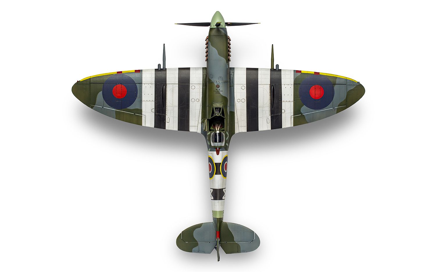 Airfix 1:24 Spitfire Mk.IXC - Flying Dray "beer delivery" A17001A
