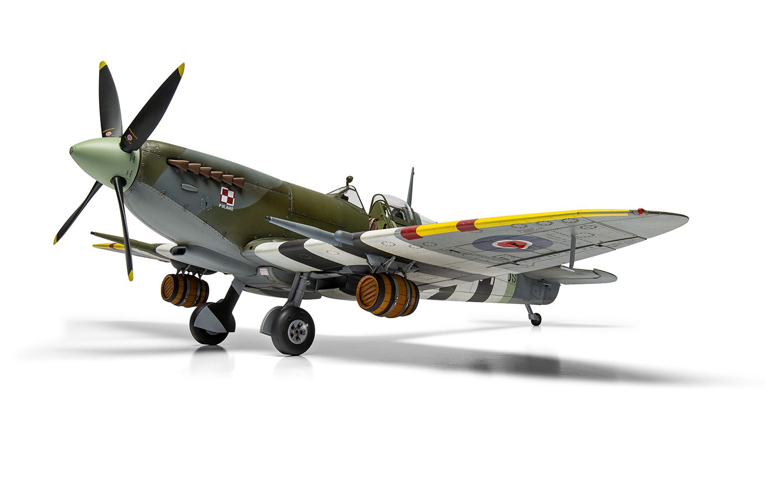 Airfix 1:24 Spitfire Mk.IXC - Flying Dray "beer delivery" A17001A