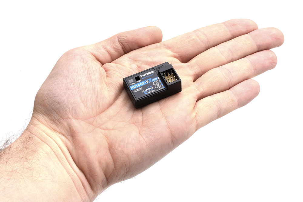 Futaba R214GF-E 4-channel Surface Receiver S-FHSS/FHSS (Internal Aerial ...
