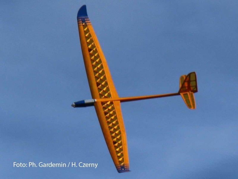 Pichler Tera V5 4-flap Electric Glider (Laser Cut Balsa Kit) / 2250mm (Made in Germany) 15327