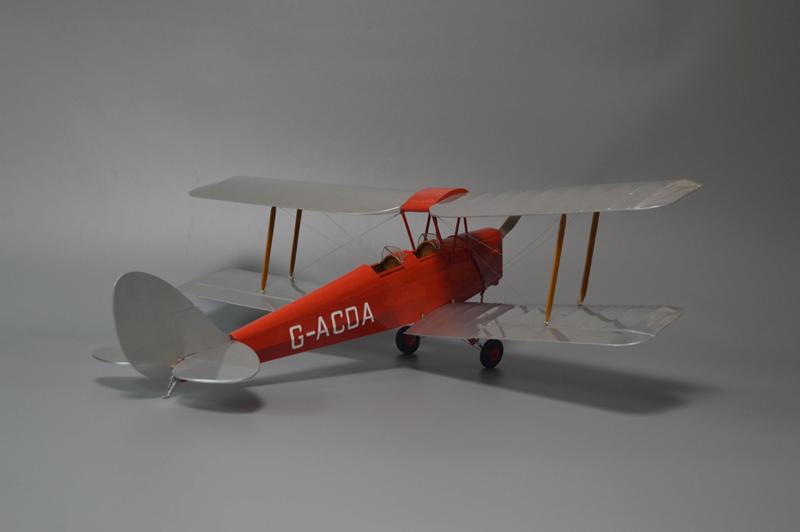 De-Havilland TIGER MOTH 1/6.2 RCモデル De-Havilland TIGER MOTH 1/6.2 RCモデル Electric DeHavilland