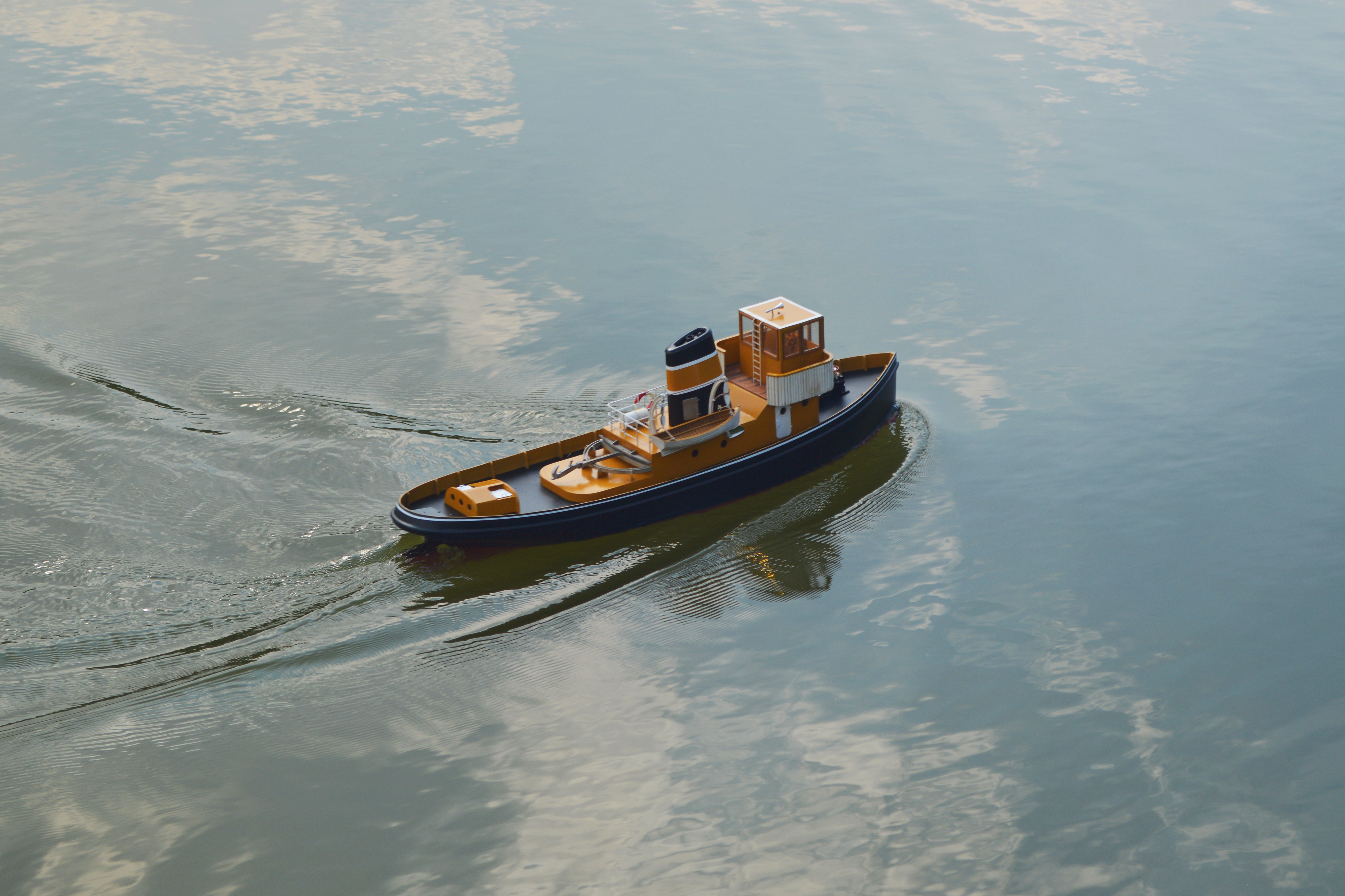 Tony Ray 1:20 SUNXXIV Tug Boat 720mm w/ Electronics [kit-to-build] TRBS053